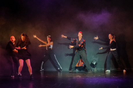 המטריקס: להבין את האימפרו מבפנים